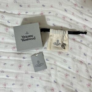 vivienne westwood sorada small bas relief pendant necklace